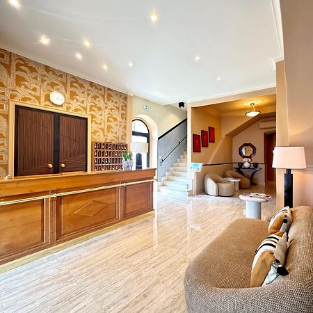 Hotel Restaurant Christophe Colomb Calvi  Exterior photo